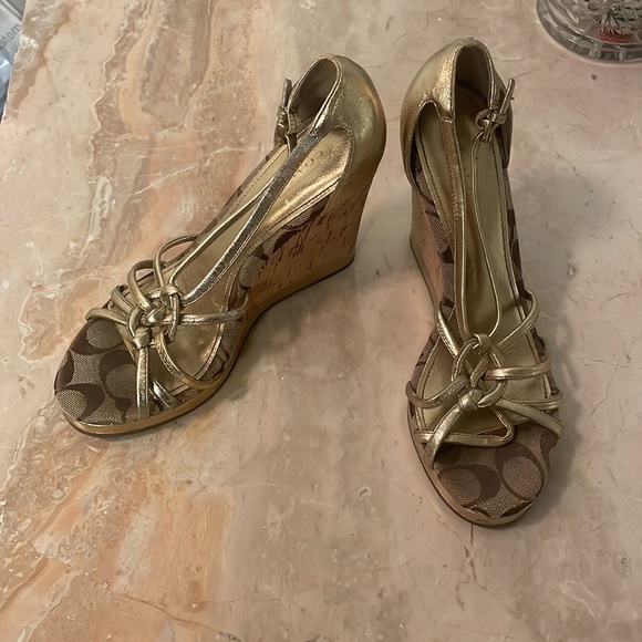Coach gold logo wedges - Picture 2 of 3